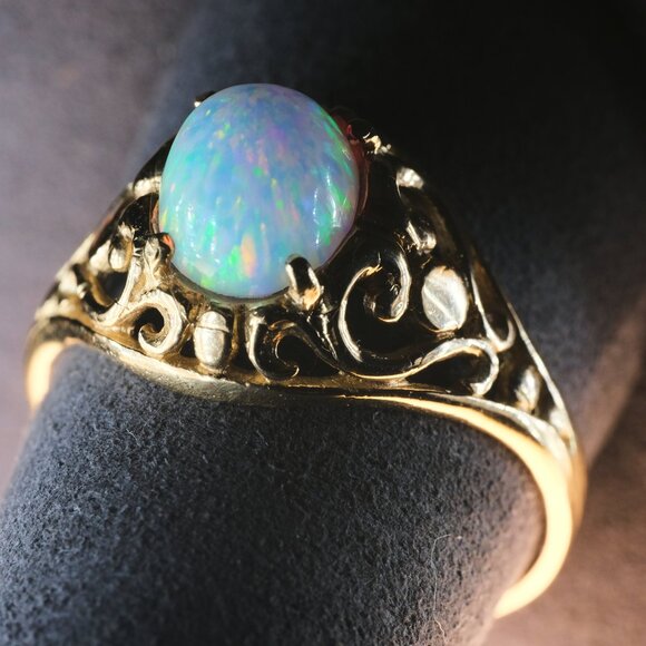 Vintage Handmade 14K Crested Opal Ring - Size 10